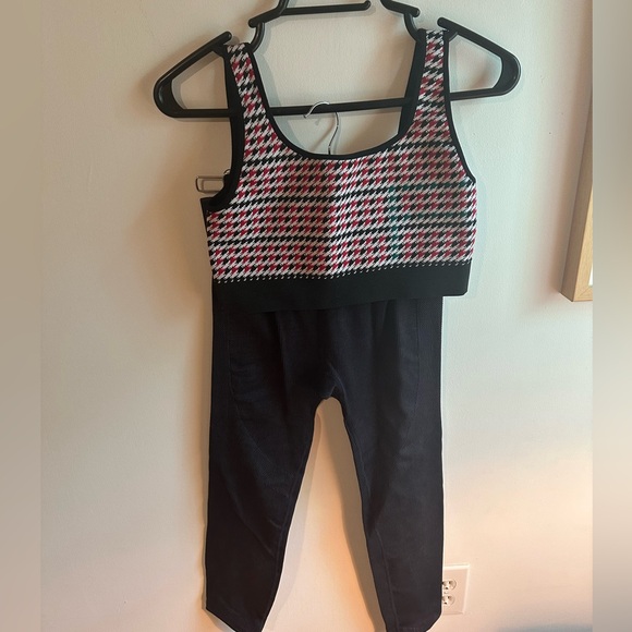 Bundle - Fabletics sports bra (M) and Joylab ribbed leggings (S) - Picture 10 of 10